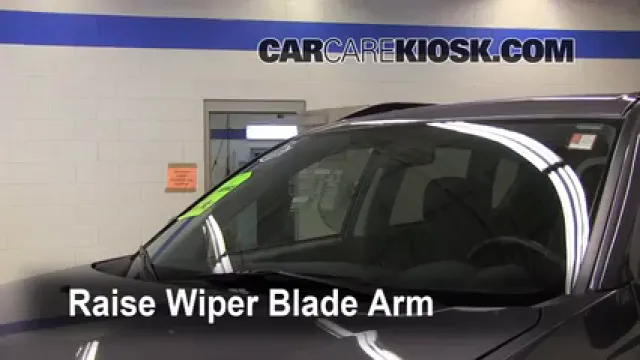 2010 Mitsubishi Outlander ES 2.4L 4 Cyl. Windshield Wiper Blade (Front) Replace Wiper Blades
